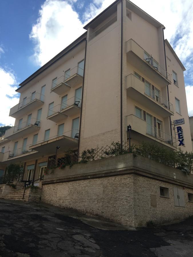Hotel Rex 基安奇安诺泰尔梅 外观 照片